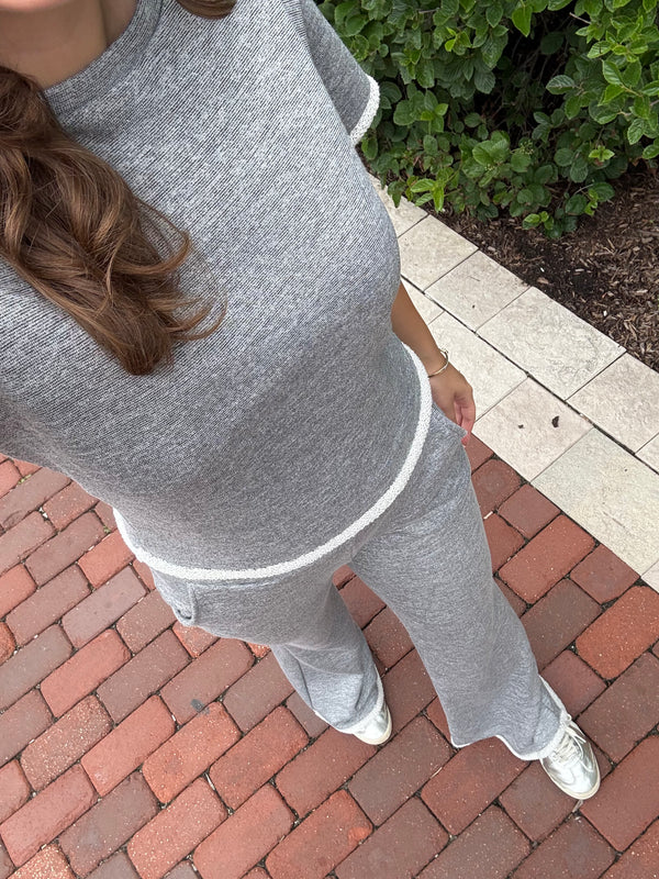 Gray Sweatshirt Ray Tee